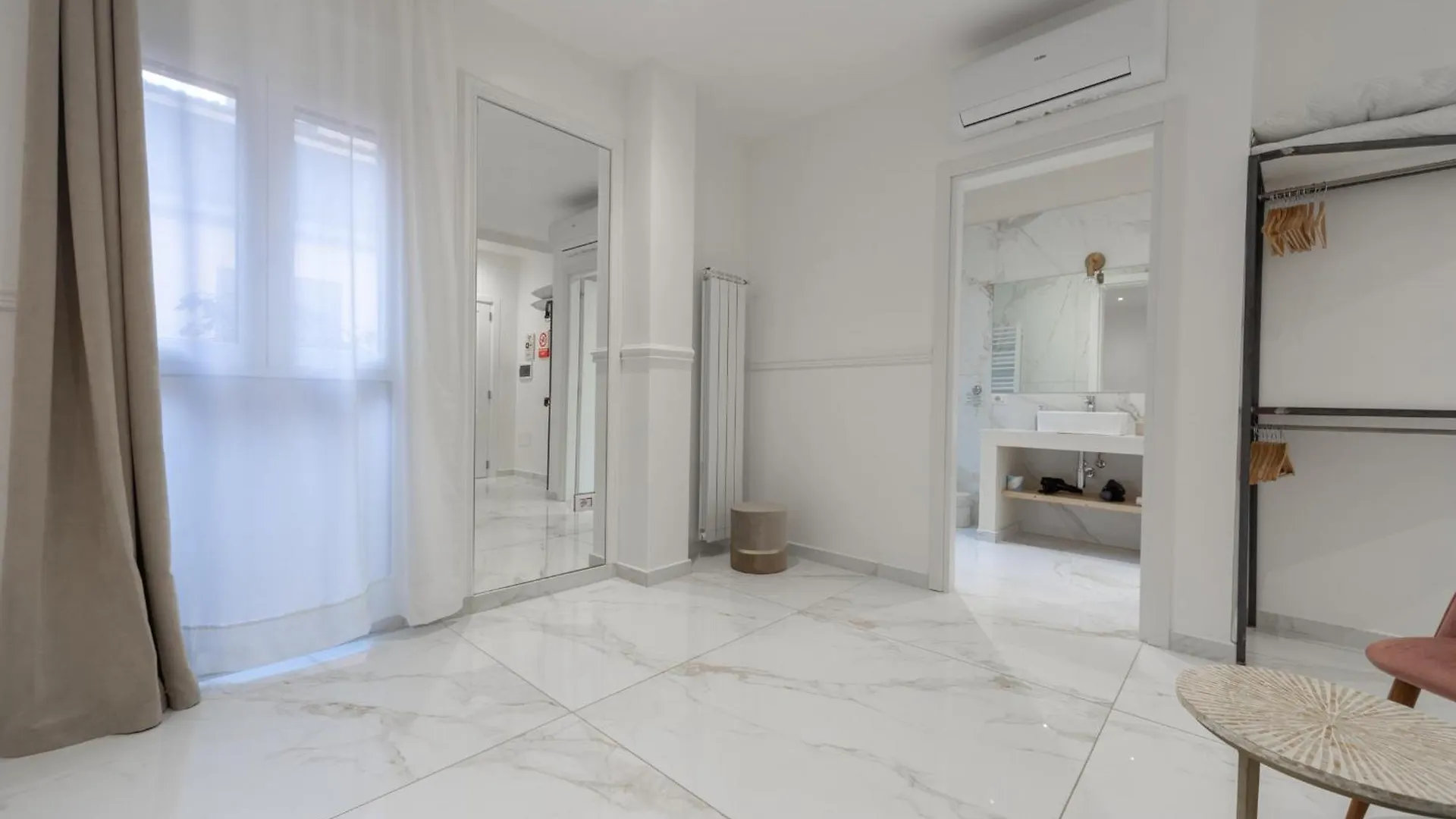 Guest house Leia Hospitality Hotel Milan Italy